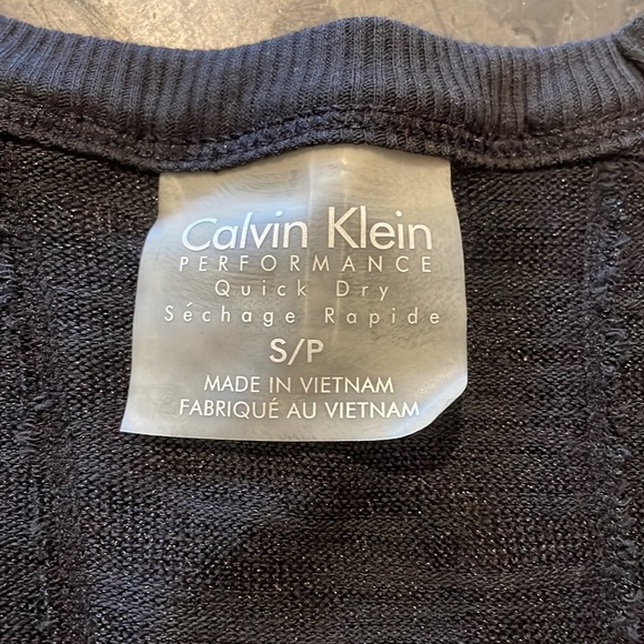 Calvin Klein Workout Clothes - Picture 4 of 8